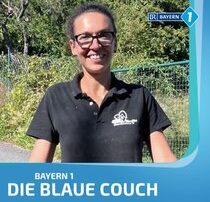 blaue-couch.jpeg